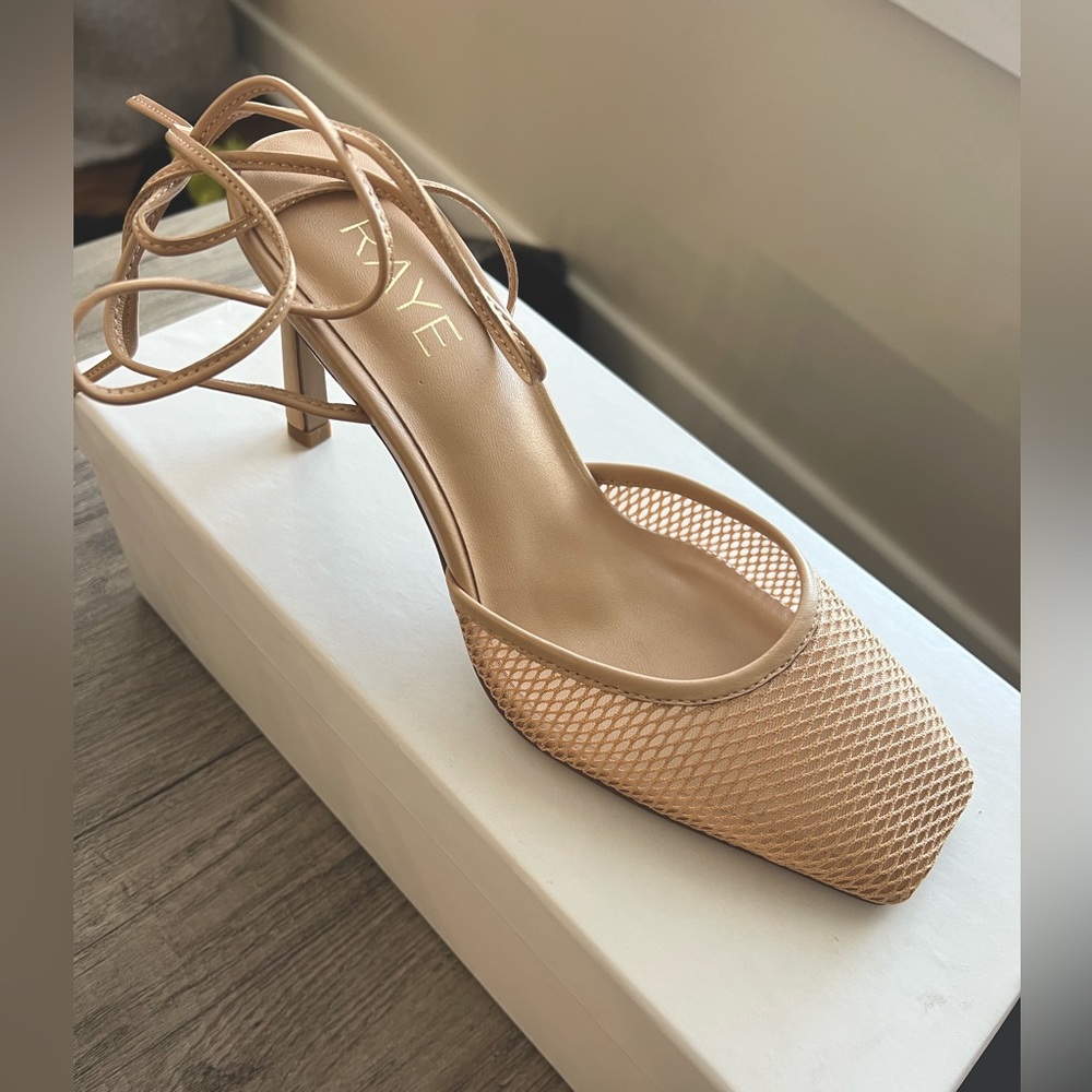 RAYE Net Heels